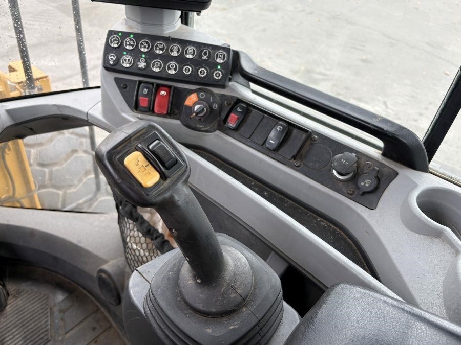 2021 Caterpillar 926M Wheel Loader - Image 22