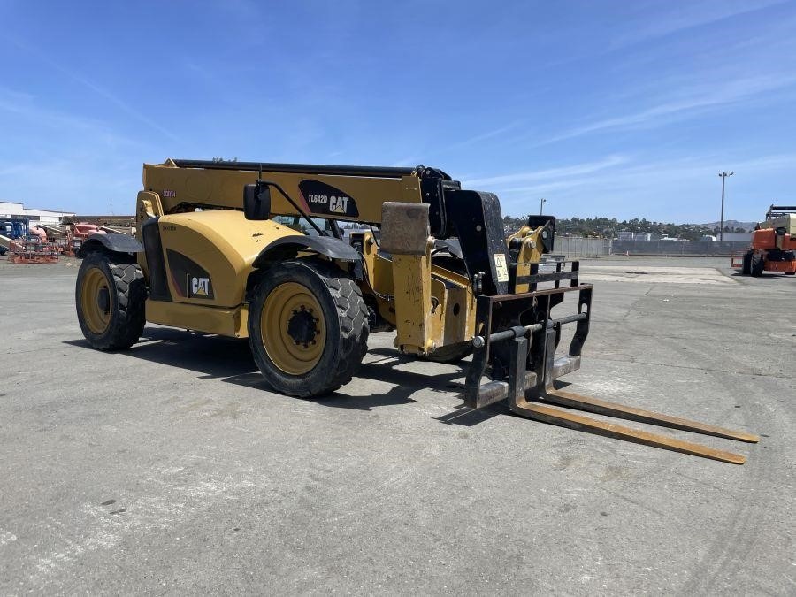 2016 Caterpillar TL642D Telehandler - Image 7
