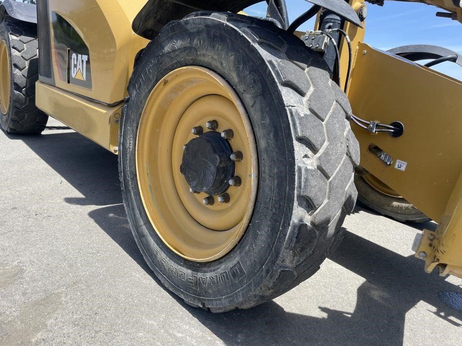 2016 Caterpillar TL642D Telehandler - Image 9