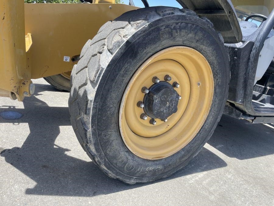 2016 Caterpillar TL642D Telehandler - Image 10