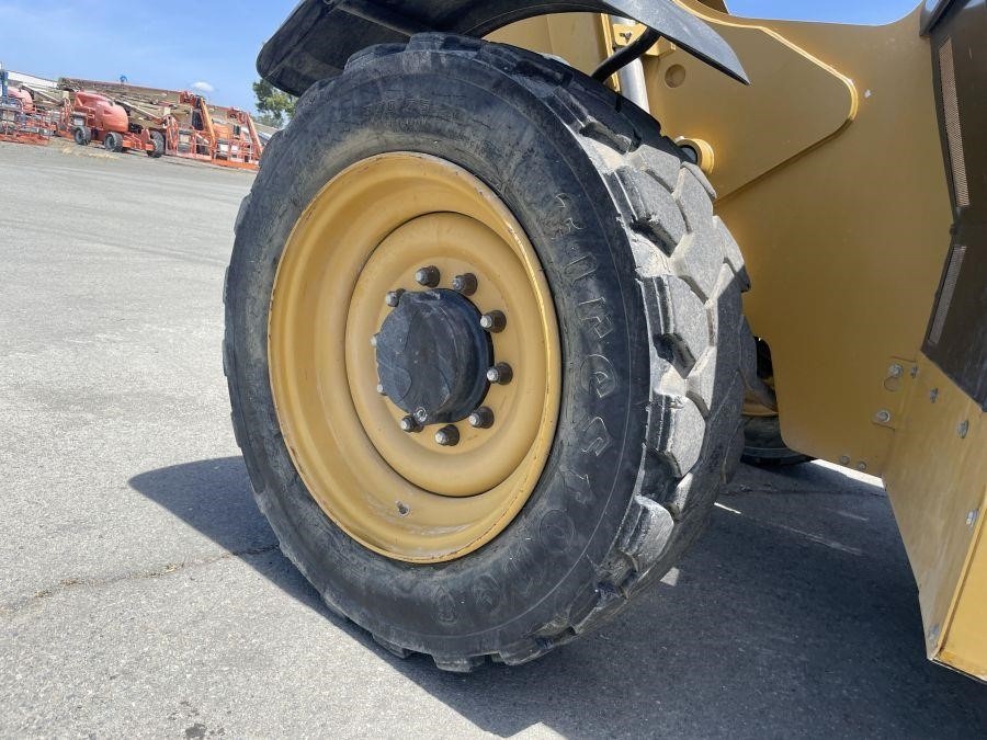 2016 Caterpillar TL642D Telehandler - Image 11