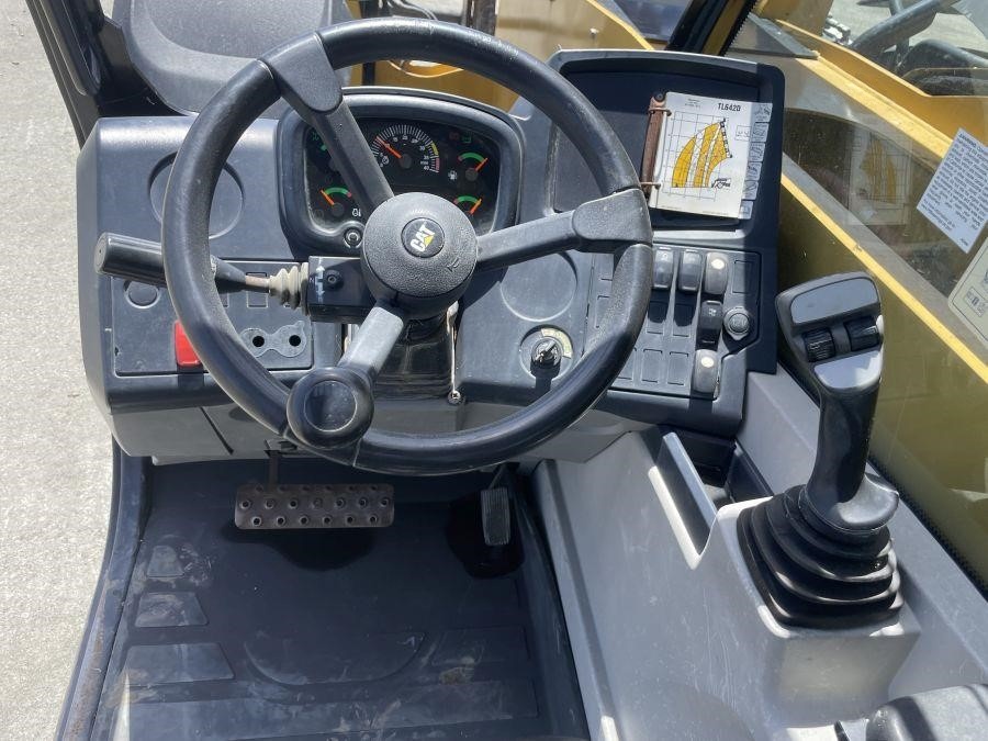 2016 Caterpillar TL642D Telehandler - Image 13