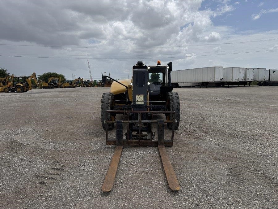 2020 Caterpillar TL943D Telehandler - Image 8
