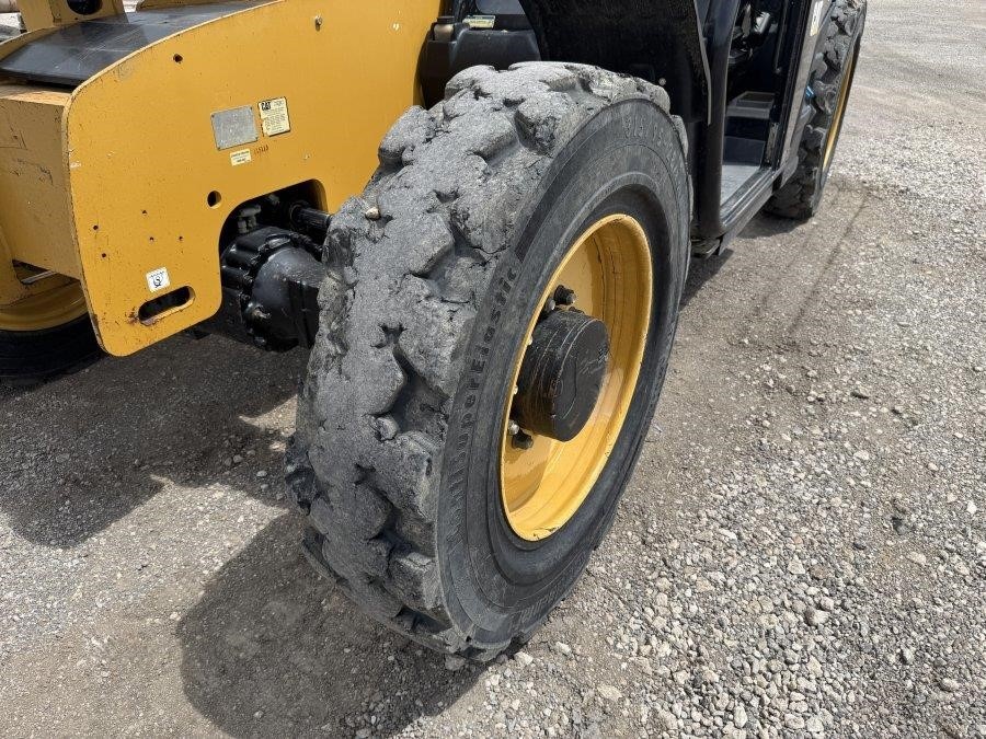 2020 Caterpillar TL943D Telehandler - Image 10