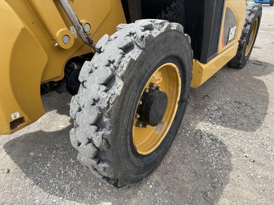 2020 Caterpillar TL943D Telehandler - Image 12