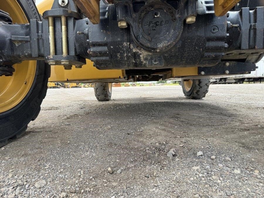 2020 Caterpillar TL943D Telehandler - Image 14