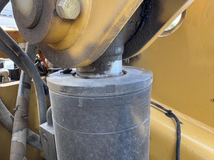 2020 Caterpillar TL943D Telehandler - Image 25
