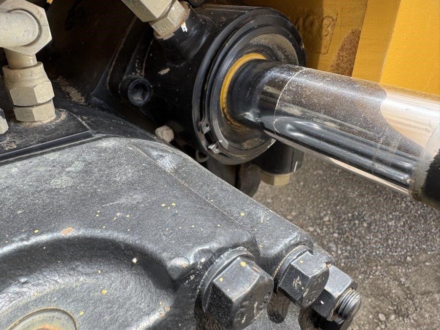 2020 Caterpillar TL943D Telehandler - Image 28