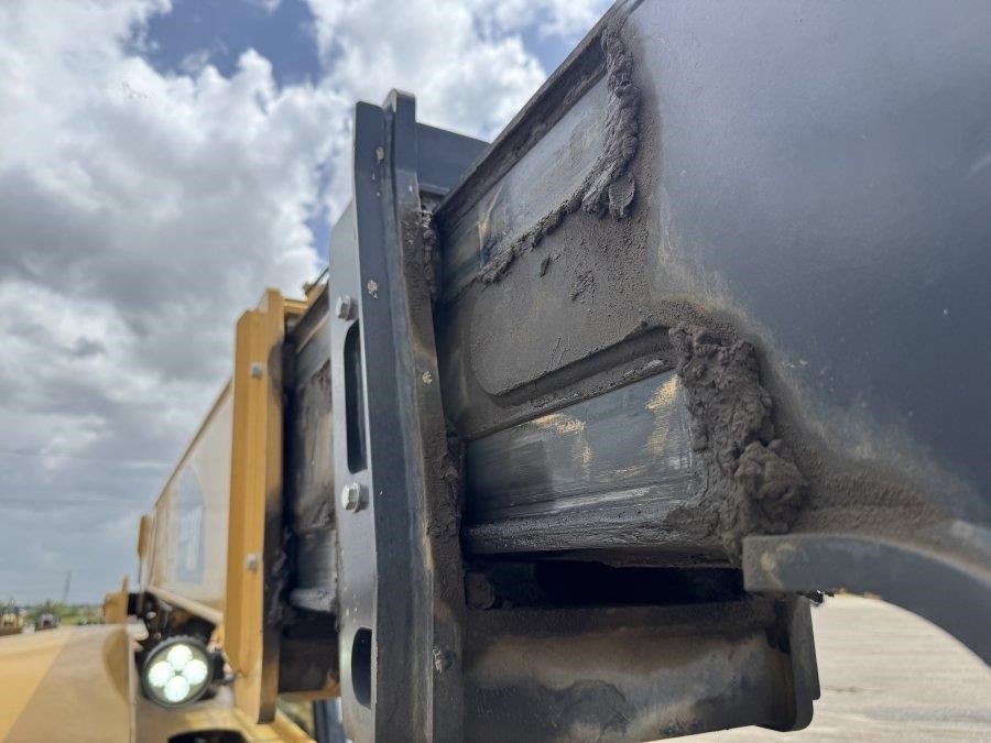 2020 Caterpillar TL943D Telehandler - Image 31