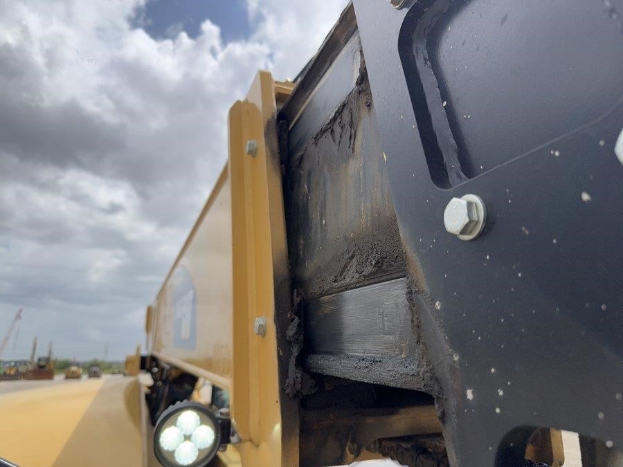 2020 Caterpillar TL943D Telehandler - Image 32