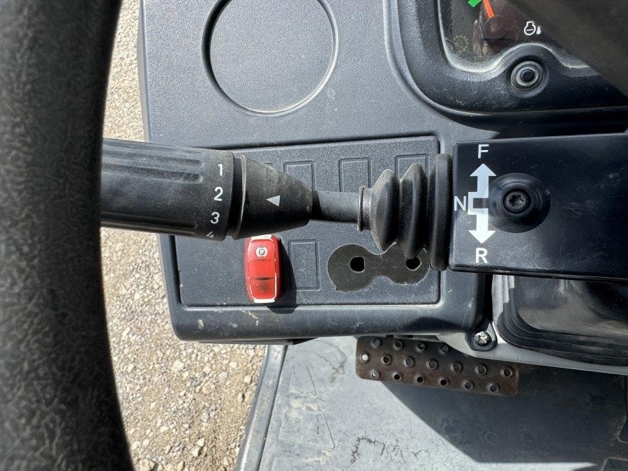2020 Caterpillar TL943D Telehandler - Image 38