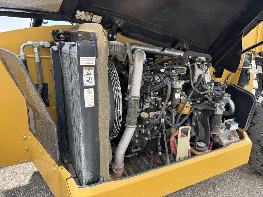 2020 Caterpillar TL943D Telehandler - Image 45