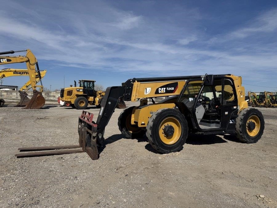 2019 Caterpillar TL943D Telehandler