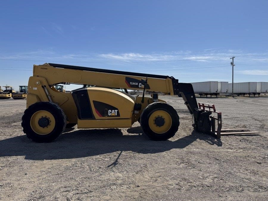 2019 Caterpillar TL943D Telehandler - Image 6
