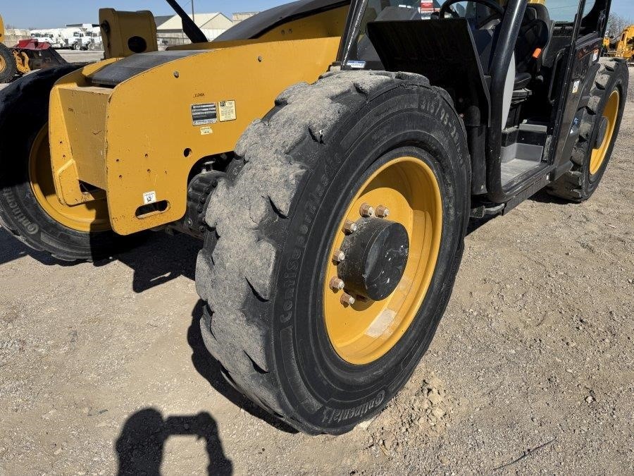 2019 Caterpillar TL943D Telehandler - Image 10