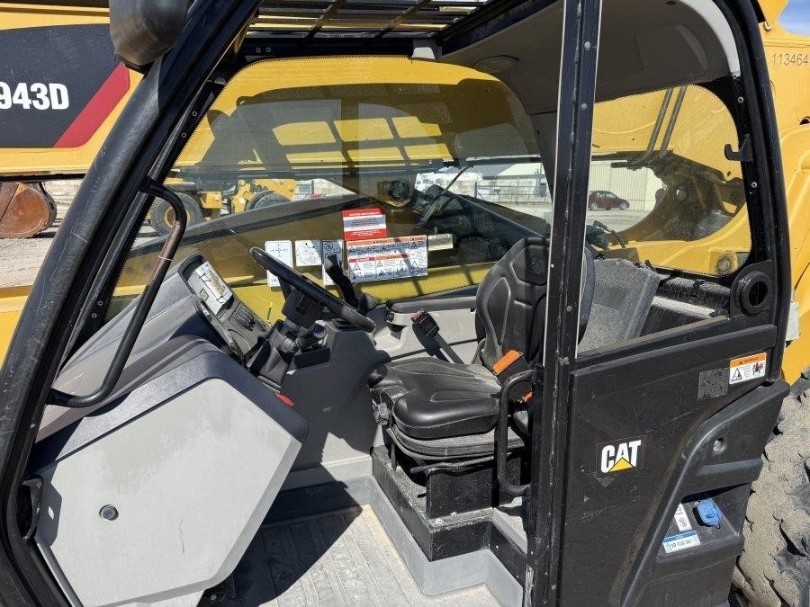 2019 Caterpillar TL943D Telehandler - Image 17