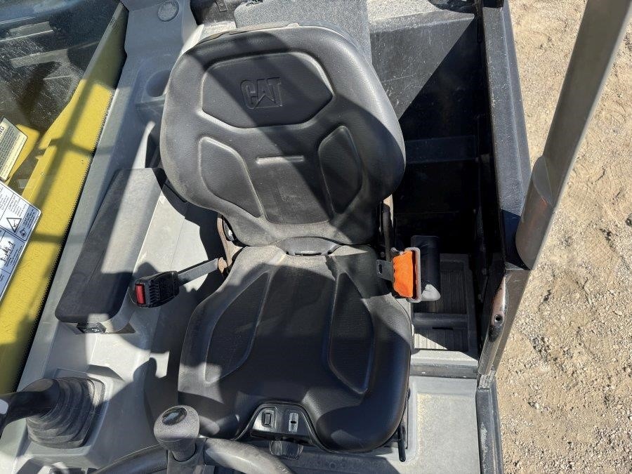 2019 Caterpillar TL943D Telehandler - Image 18