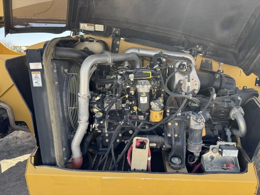 2019 Caterpillar TL943D Telehandler - Image 26