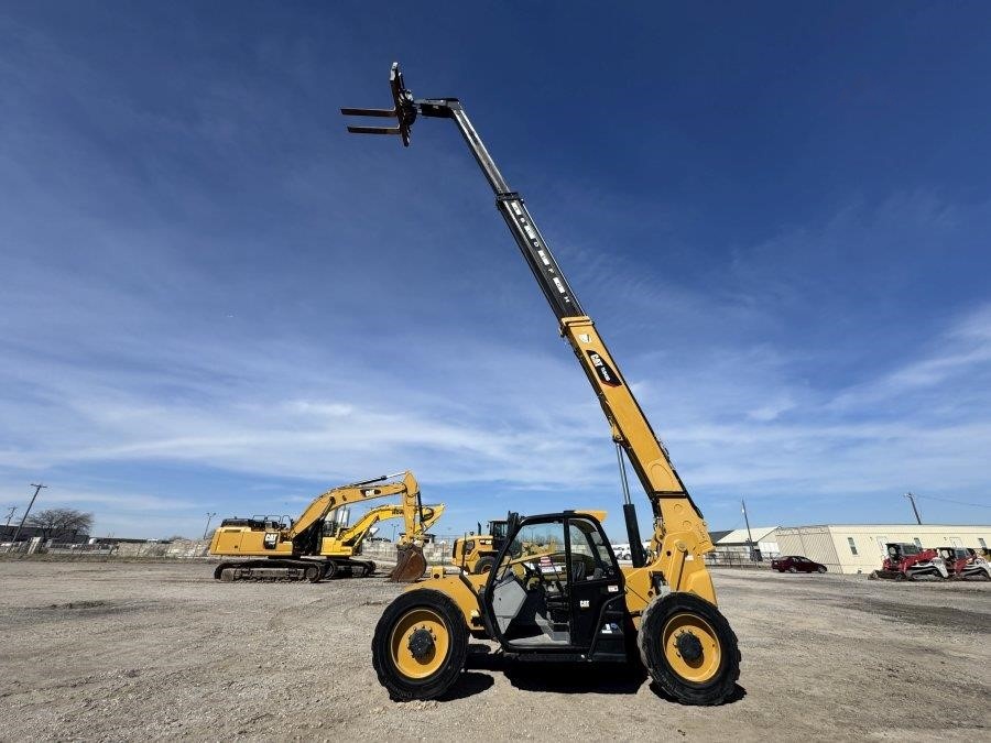 2019 Caterpillar TL943D Telehandler - Image 32