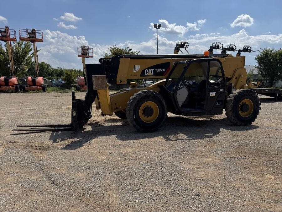 2018 Caterpillar TL1055D Telehandler
