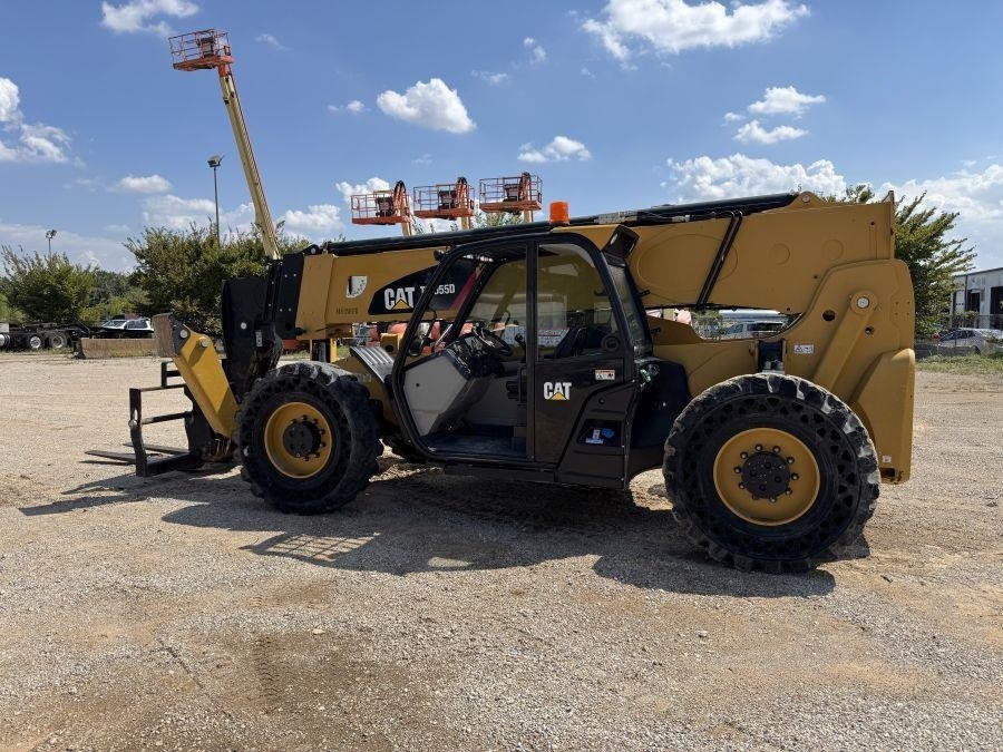 2018 Caterpillar TL1055D Telehandler - Image 3