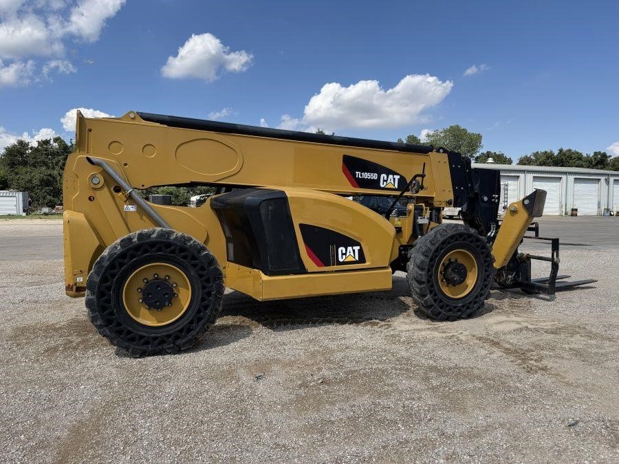 2018 Caterpillar TL1055D Telehandler - Image 5