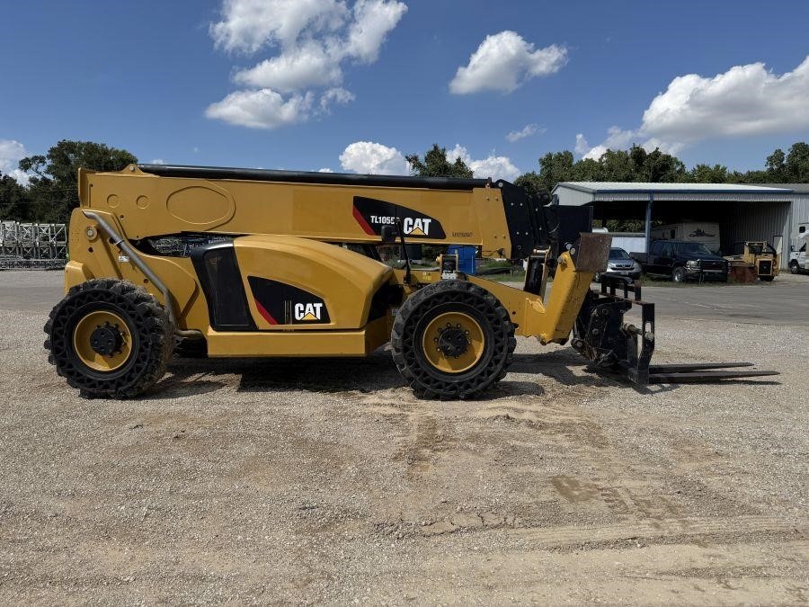2018 Caterpillar TL1055D Telehandler - Image 6