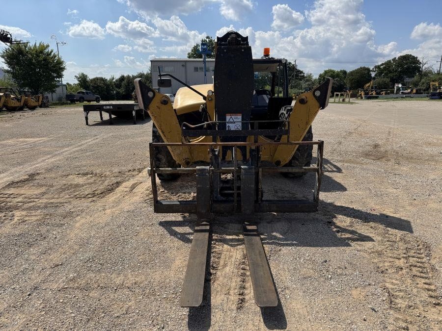 2018 Caterpillar TL1055D Telehandler - Image 8