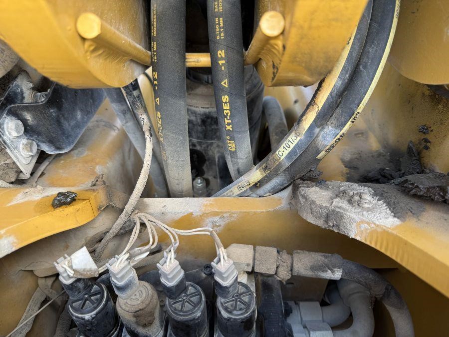2018 Caterpillar TL1055D Telehandler - Image 31
