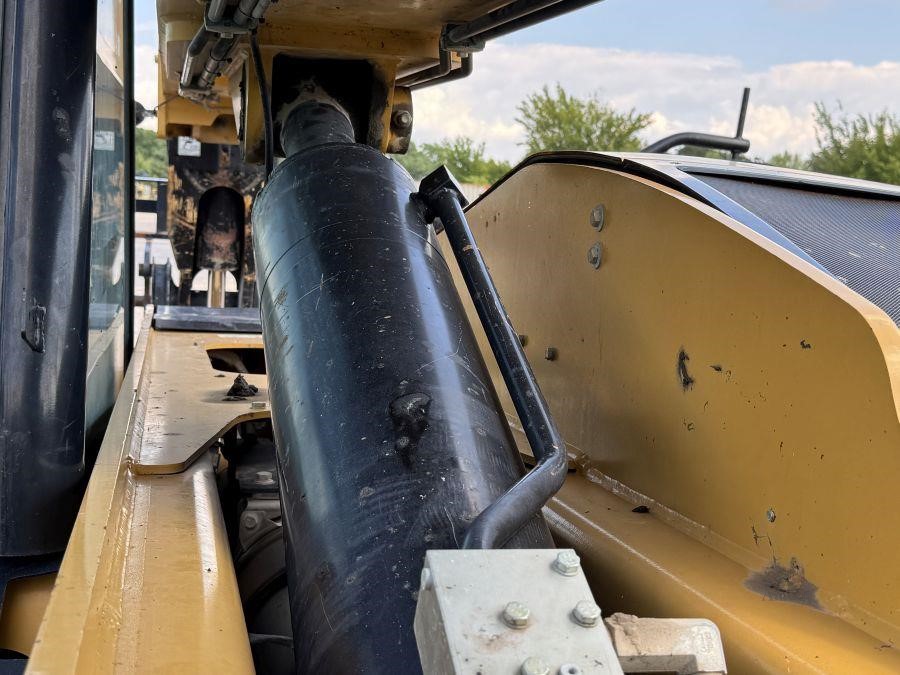 2018 Caterpillar TL1055D Telehandler - Image 32