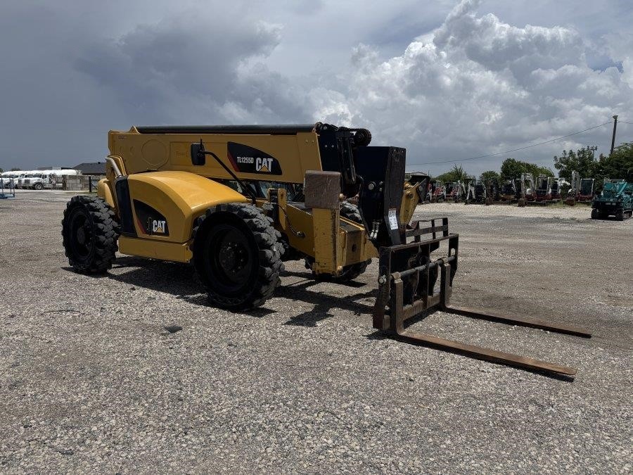 2020 Caterpillar TL1255D Telehandler - Image 7