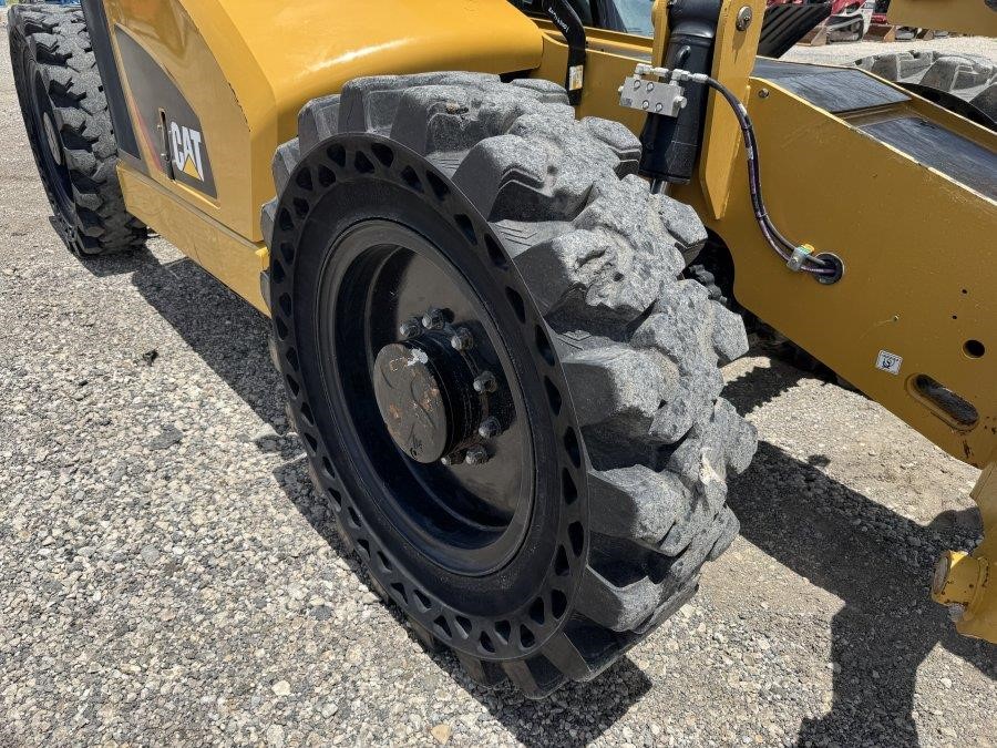 2020 Caterpillar TL1255D Telehandler - Image 9
