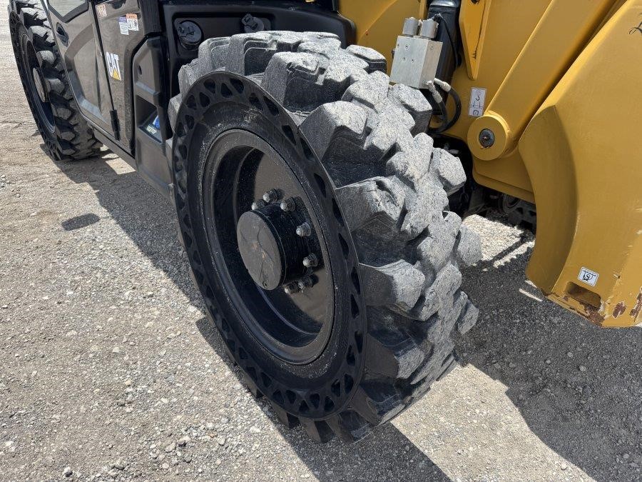 2020 Caterpillar TL1255D Telehandler - Image 11