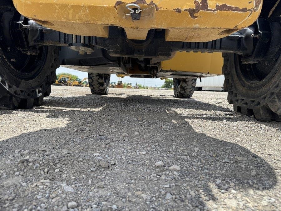 2020 Caterpillar TL1255D Telehandler - Image 14