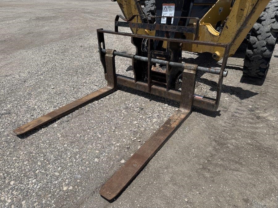 2020 Caterpillar TL1255D Telehandler - Image 16