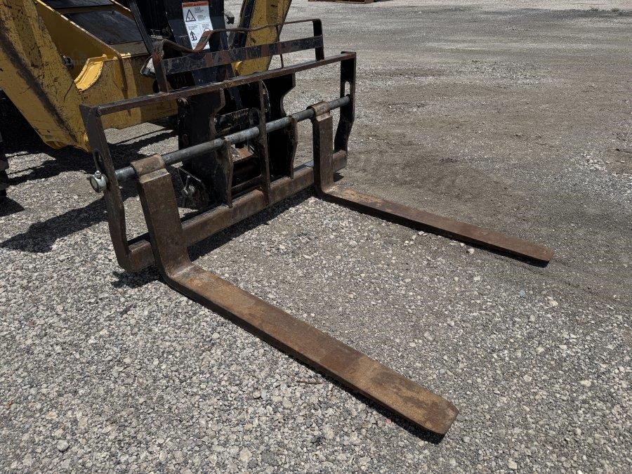 2020 Caterpillar TL1255D Telehandler - Image 17