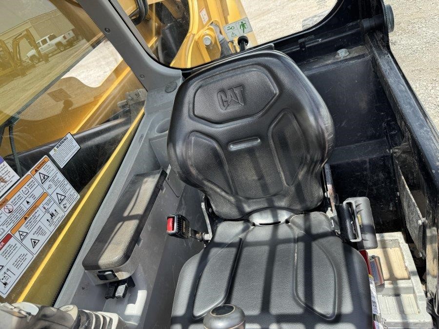 2020 Caterpillar TL1255D Telehandler - Image 31