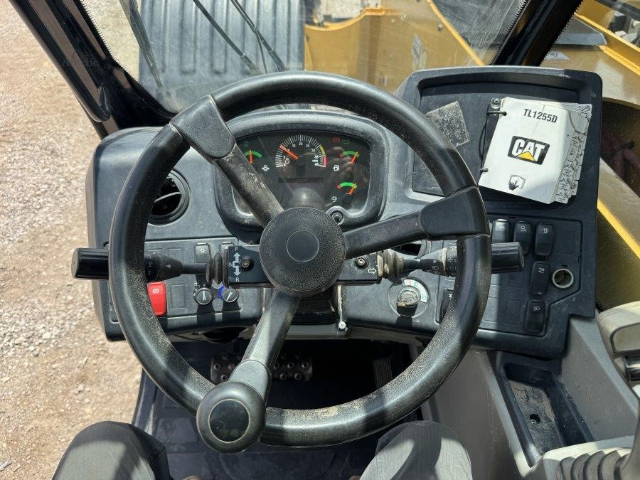 2020 Caterpillar TL1255D Telehandler - Image 32