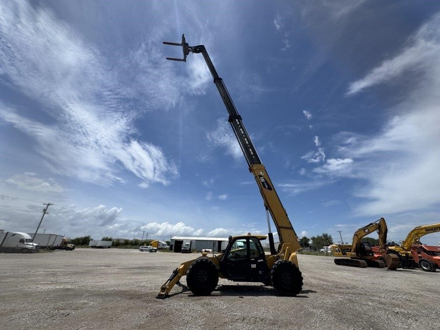 2020 Caterpillar TL1255D Telehandler - Image 47