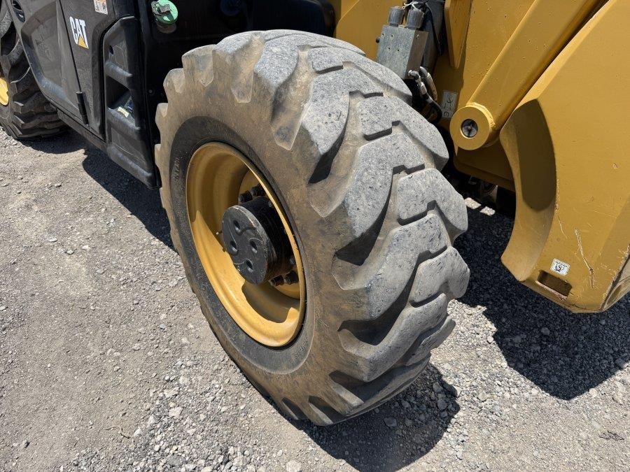 2019 Caterpillar TL1255D Telehandler - Image 11