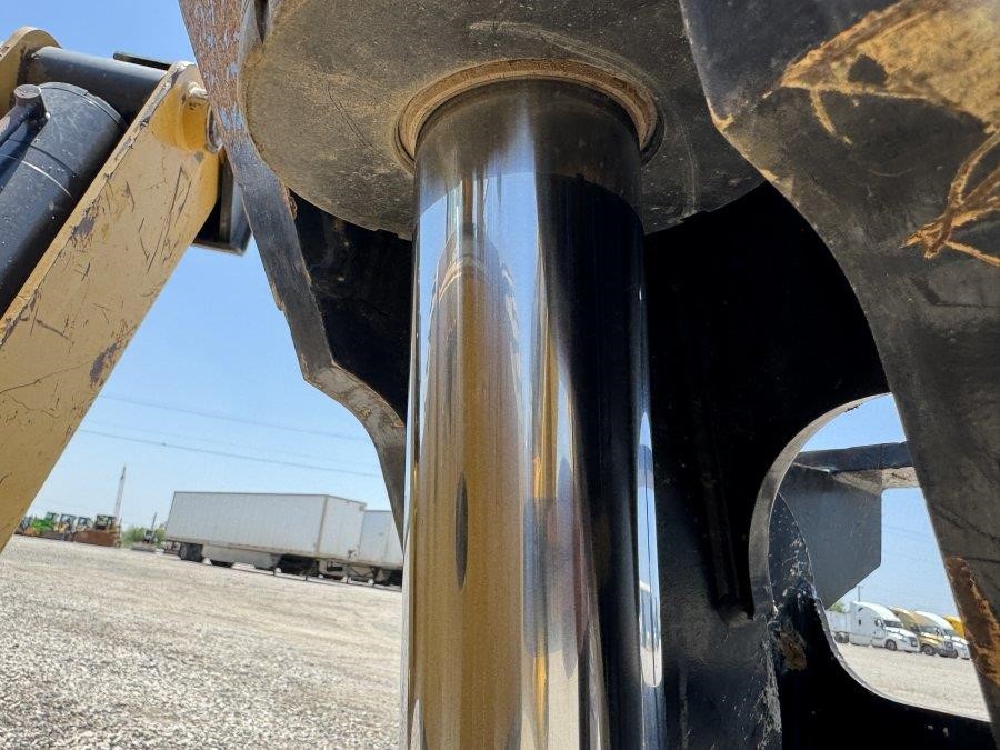 2019 Caterpillar TL1255D Telehandler - Image 18