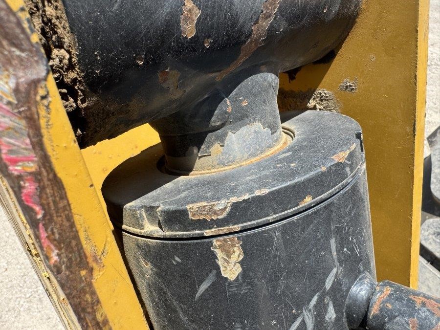2019 Caterpillar TL1255D Telehandler - Image 19