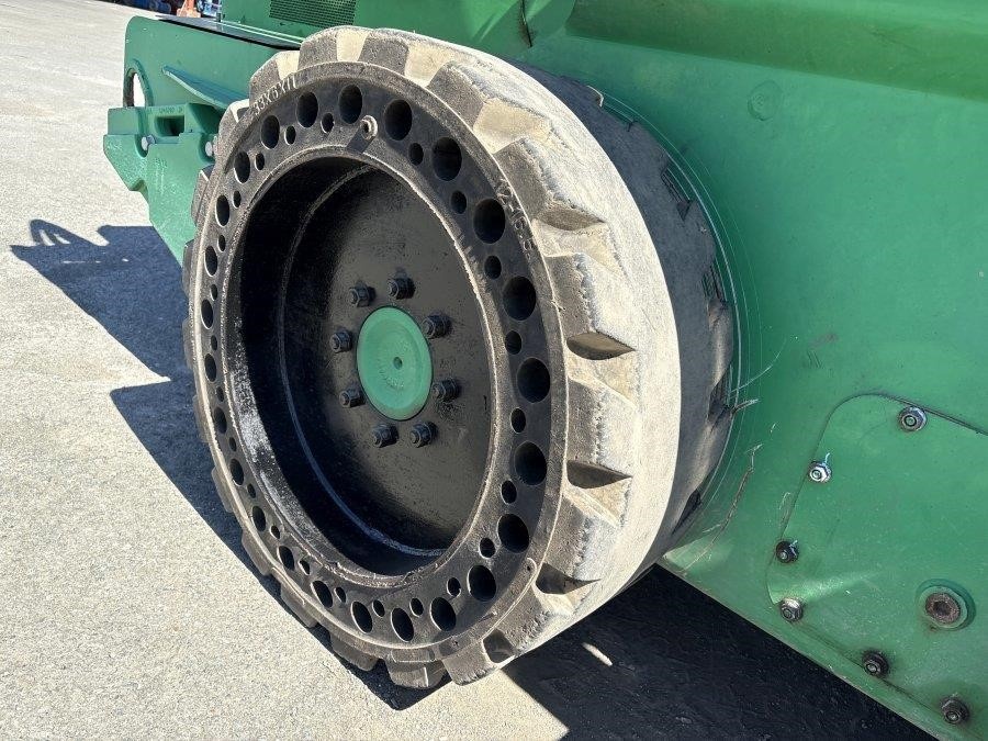 2019 Deere 324G Skid Steer - Image 11
