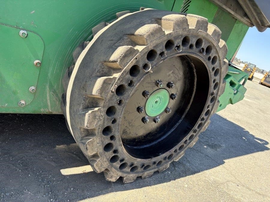 2019 Deere 324G Skid Steer - Image 12