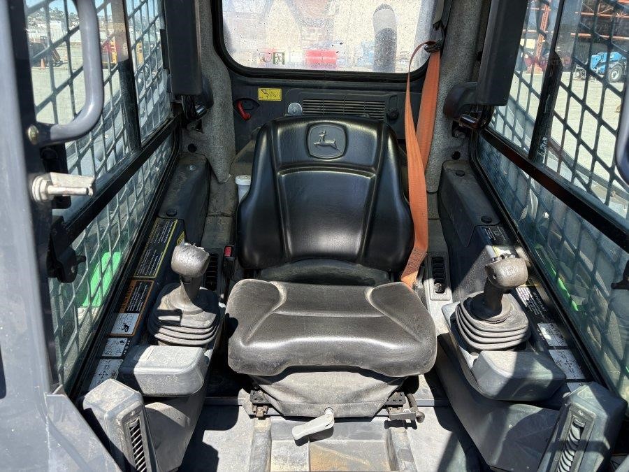 2019 Deere 324G Skid Steer - Image 22