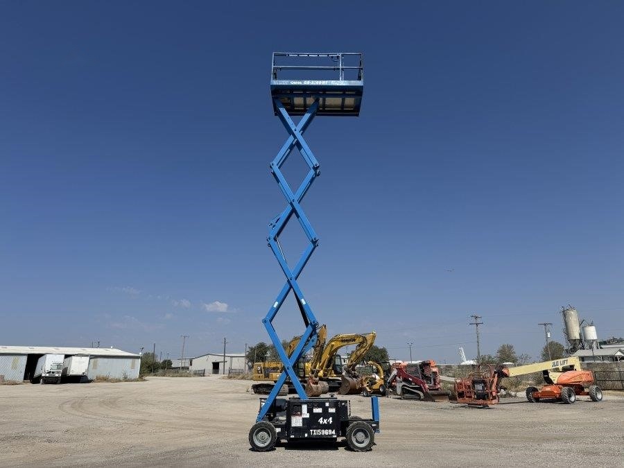 2017 Genie GS3369RT Rough Terrain Scissor Lift - Image 9