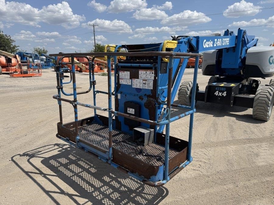 2018 Genie Z60-37FE Articulating Boom Lift - Image 15