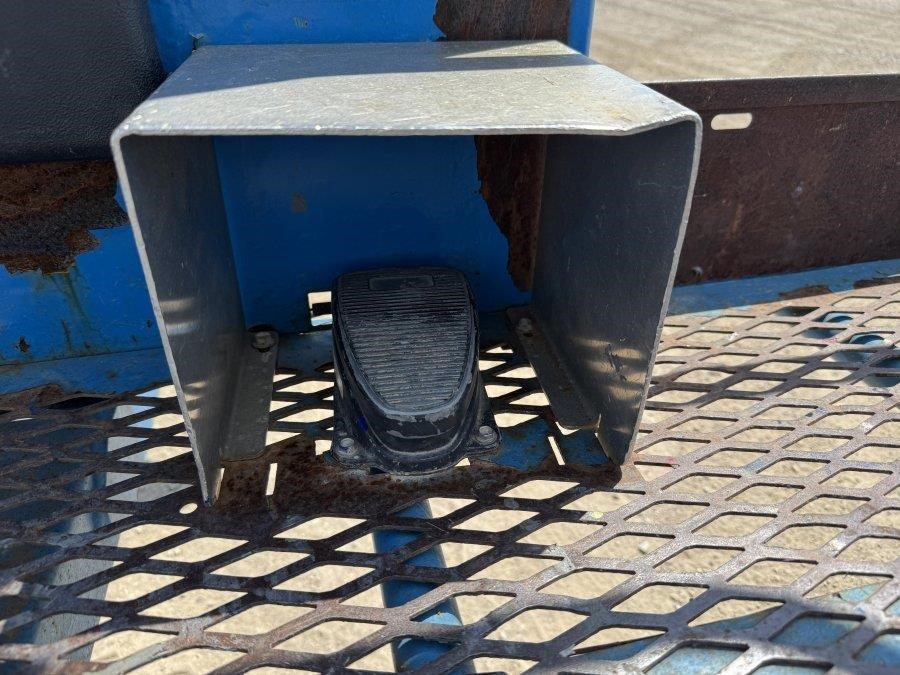 2018 Genie Z60-37FE Articulating Boom Lift - Image 19