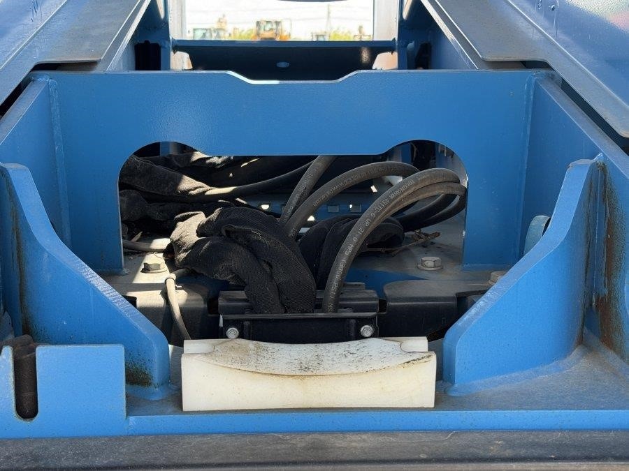 2018 Genie Z60-37FE Articulating Boom Lift - Image 23