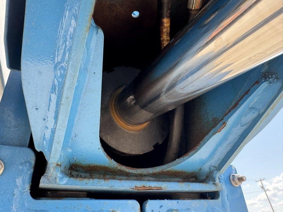 2018 Genie Z60-37FE Articulating Boom Lift - Image 24